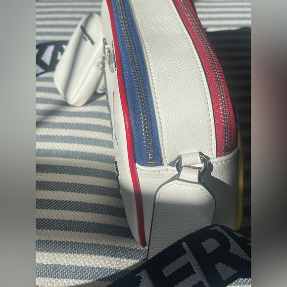 Retail:$228 KARL LAGERFELD structured camera-style crossbody bag - Picture 11 of 12